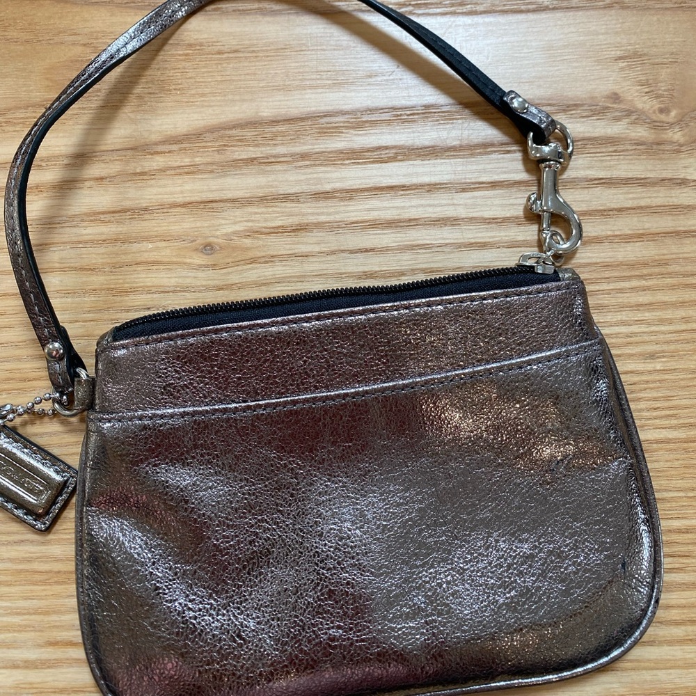 COACH SILVER/Grey Metallic Leather Wristlet
